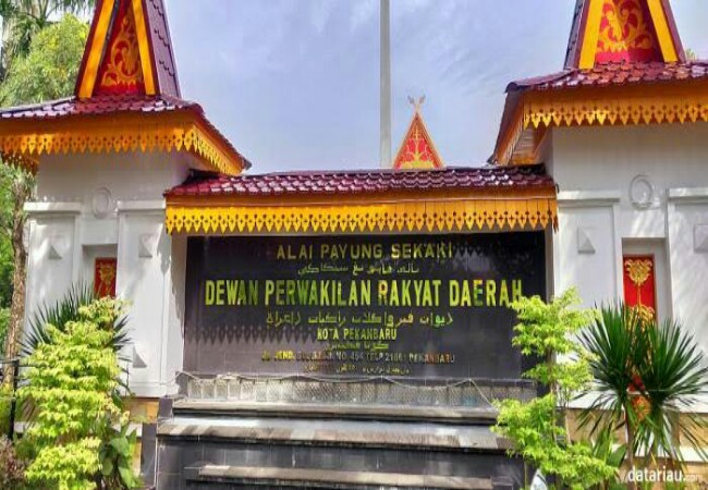 DPRD Kota Pekanbaru